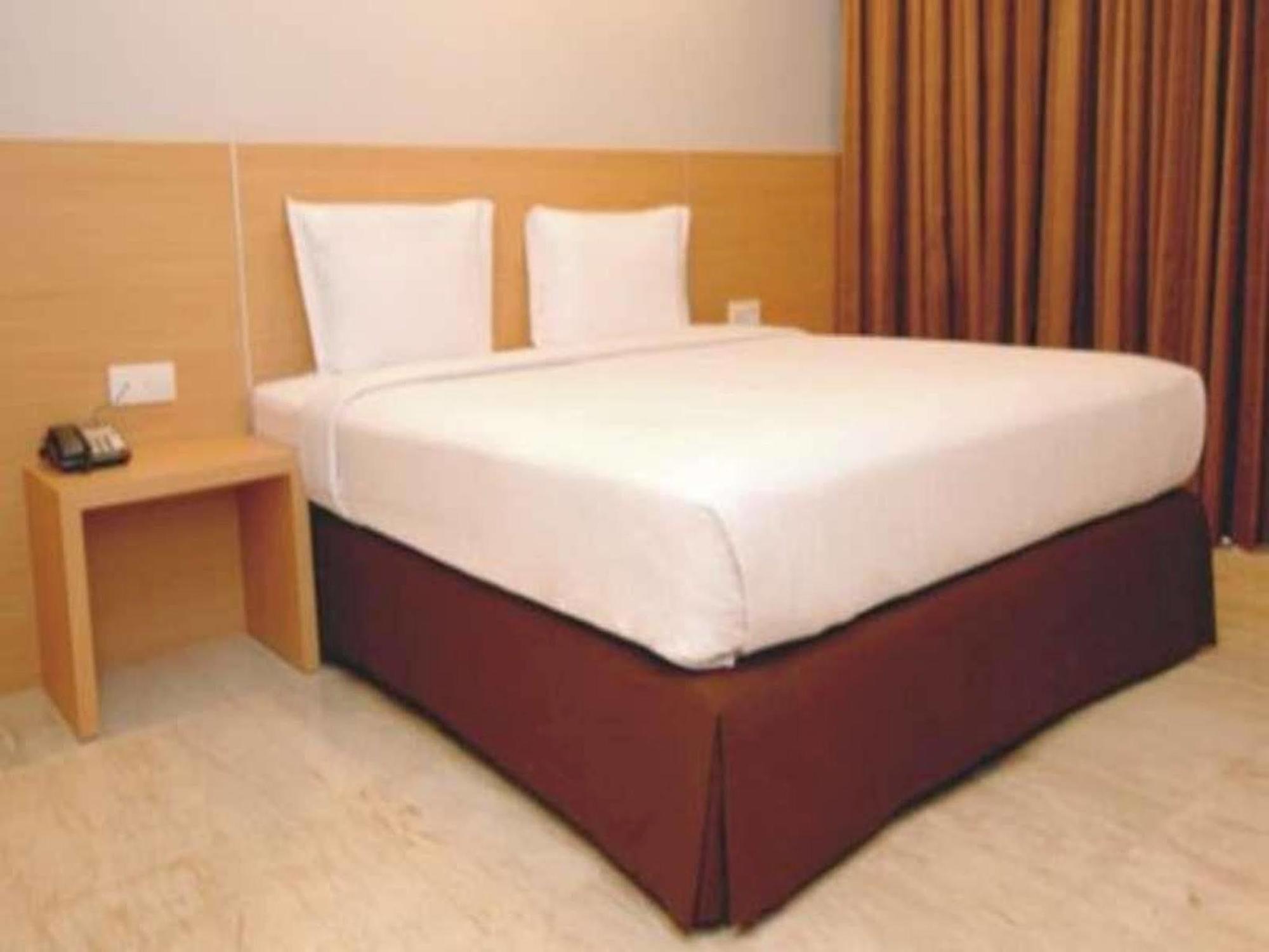 Amalia Hotel Lampung Бандар Лампунг Екстериор снимка