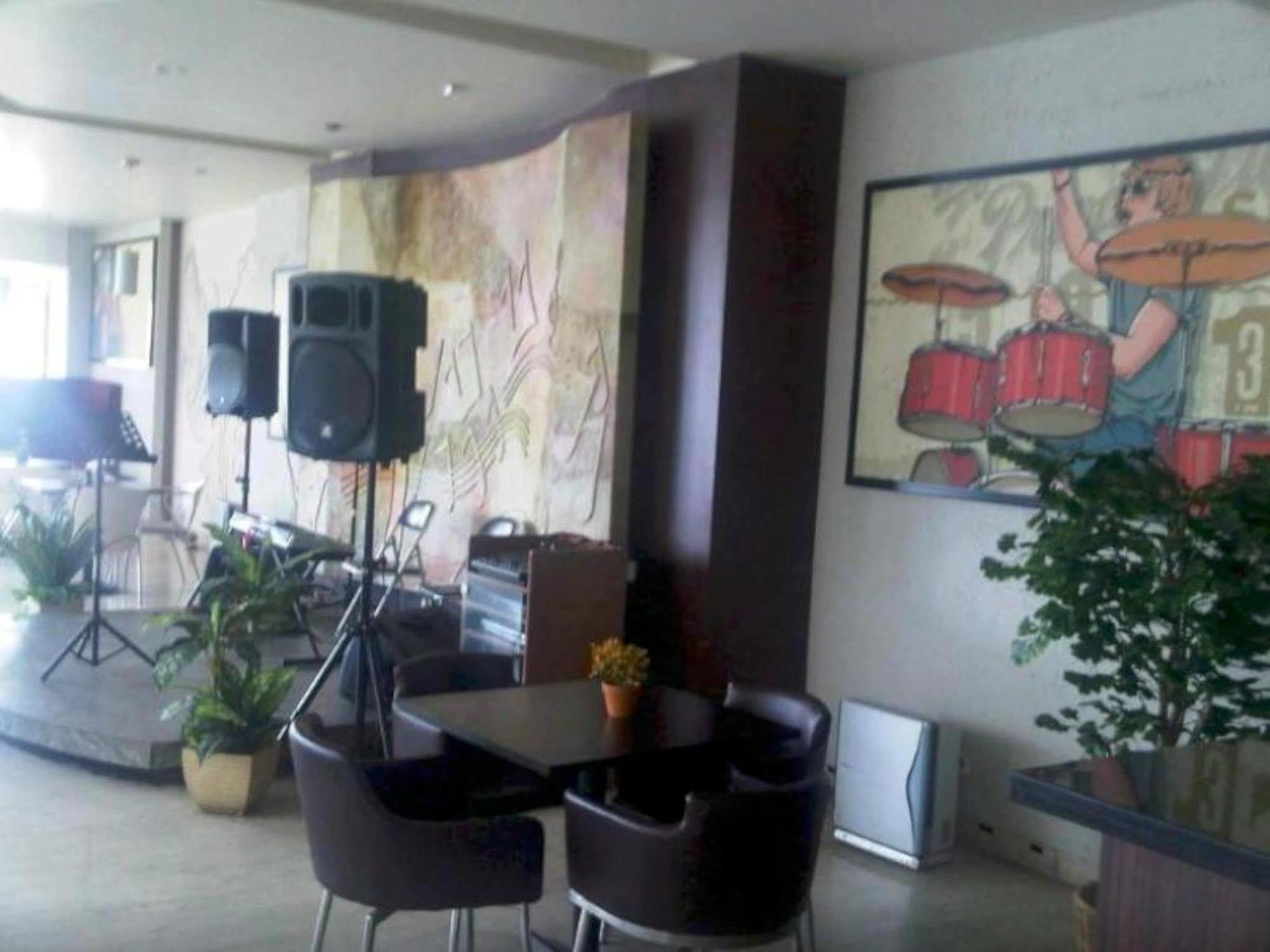 Amalia Hotel Lampung Бандар Лампунг Екстериор снимка